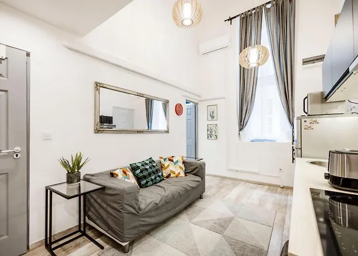 Lovely With Mezzanine Near The Danube