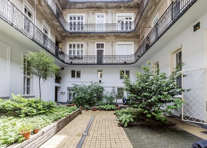 Lovely With Mezzanine Near The Danube Budapest