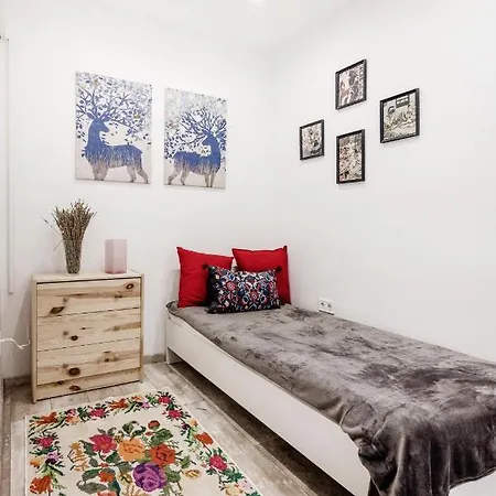 דירה Lovely With Mezzanine Near The Danube בודפשט