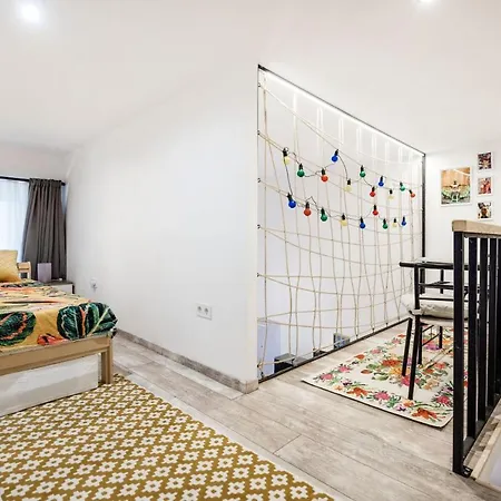 Apartment Lovely With Mezzanine Near The Danube *