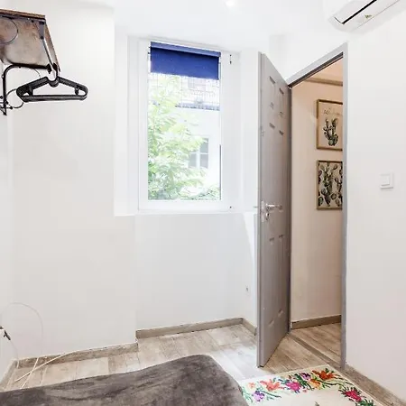 Lovely With Mezzanine Near The Danube Budapest