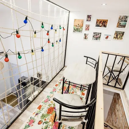 Apartment Lovely With Mezzanine Near The Danube