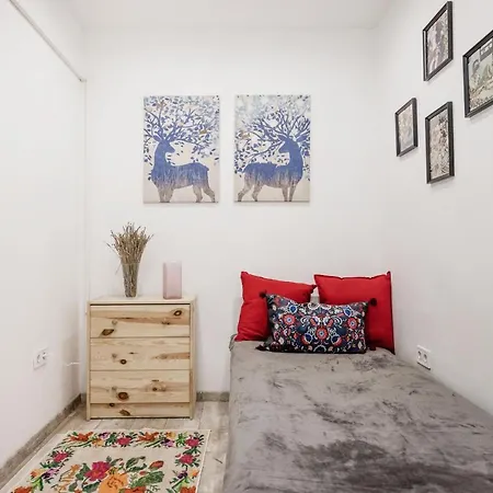 Apartment Lovely With Mezzanine Near The Danube